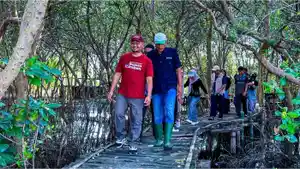 H-Junaedi-ST-Anggota-DPRD-Jawa-Barat-mengajak-masyarakat-untuk-mulai-kembali-peduli.jpg
