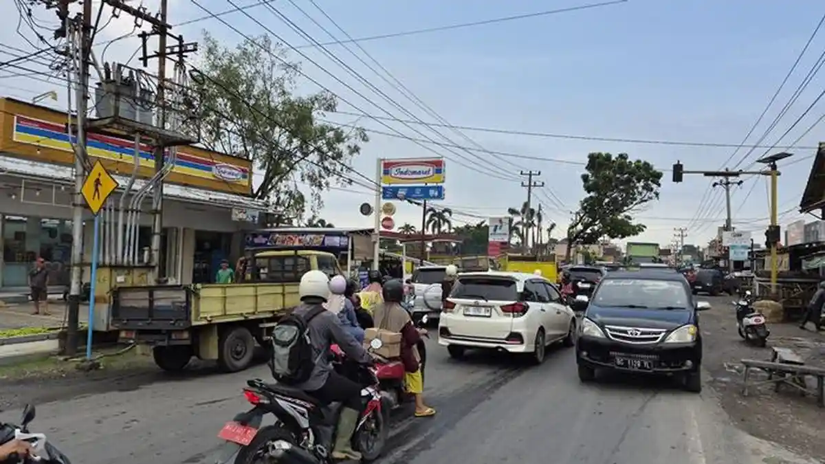 Prakiraan Cuaca dI OKU Timur Hari Ini 17 Maret 2026, Bunga Mayang Berpotensi Hujan Petir