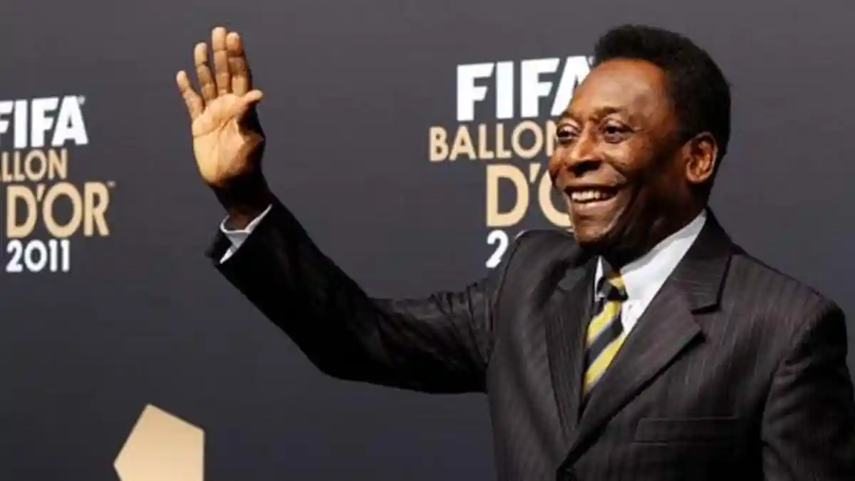 Pele Nilai Dirinya Lebih Hebat daripada Messi