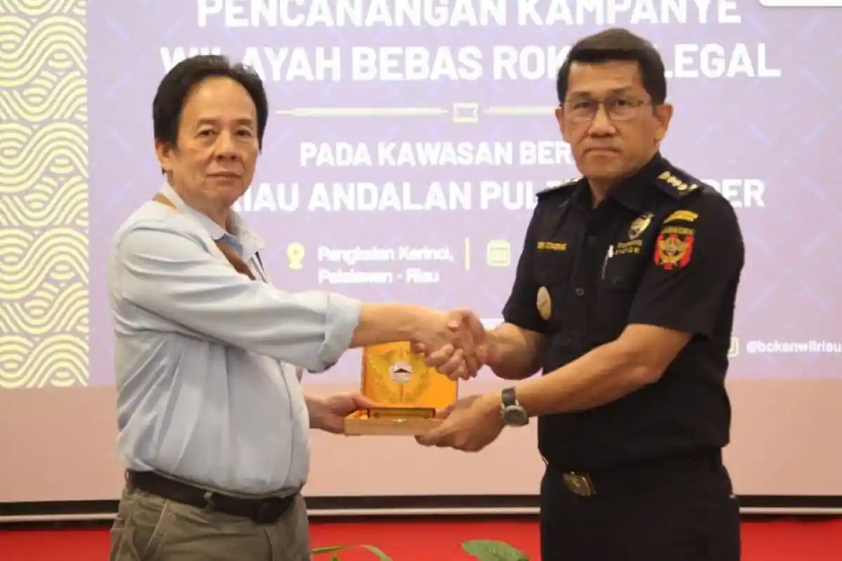 Kantor Wilayah DJBC Riau Lakukan Kampanye Pencanangan Kawasan Bebas Rokok Ilegal di APRIL Group