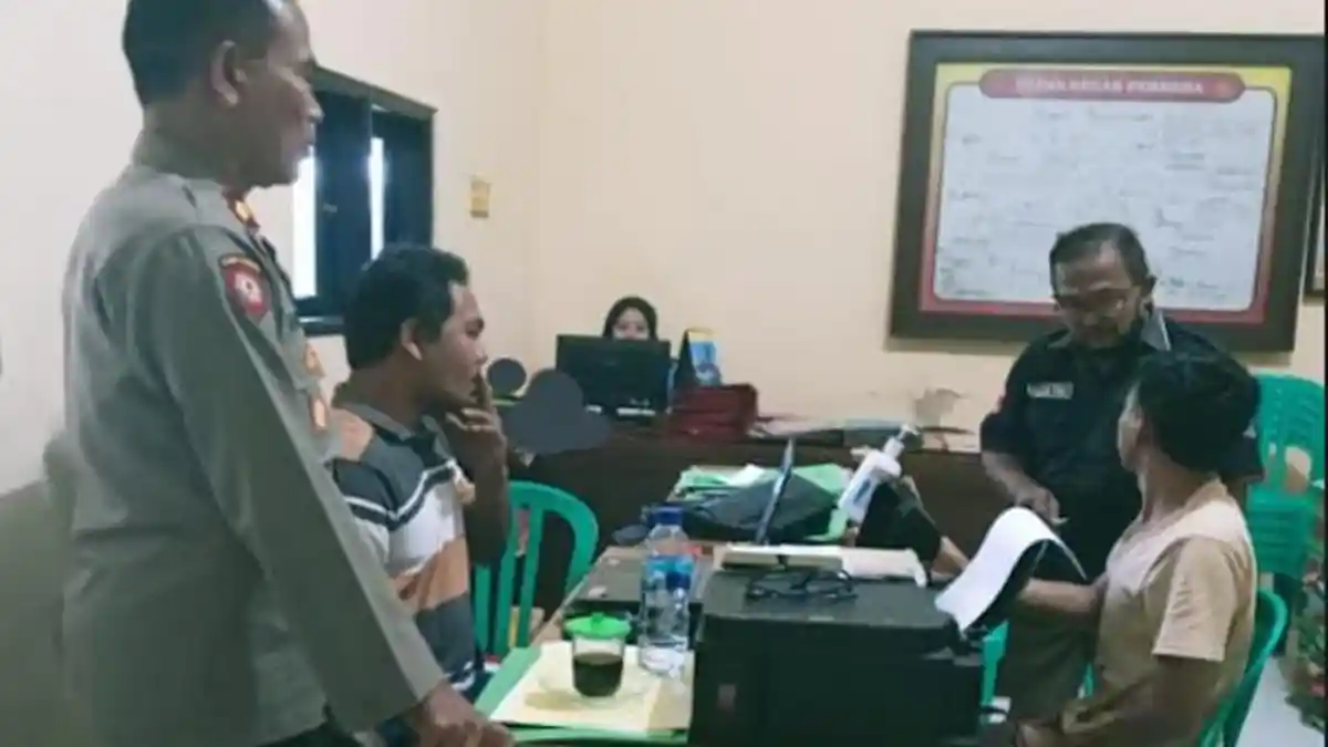 Mudik ke Jember Setelah Setahun Lebih Kabur ke Bali, Dua DPO Pengeroyokan Dijemput Polisi