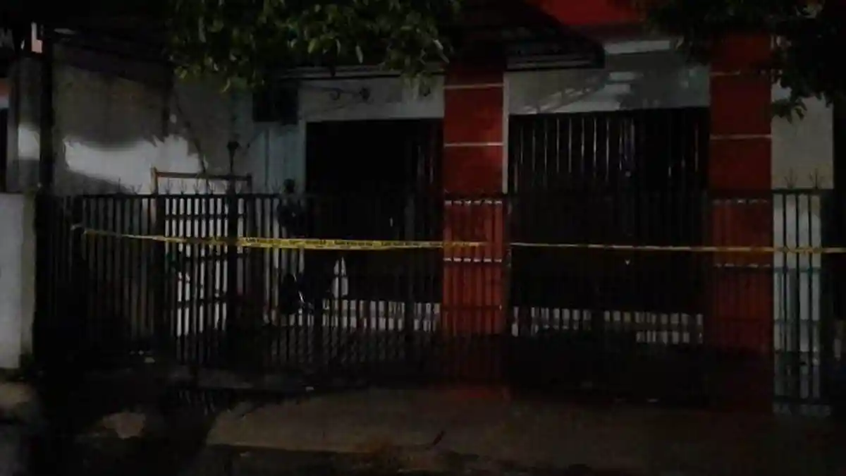 Densus 88 Bawa Barang Bukti Satu Truk, Penggeledahan Diwarnai Hujan Deras: Penghuni Kurang Interaksi