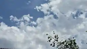 Langit-di-wilayah-Langsa-sejak-pagi-ini-terlihat-cukup-cerah.jpg