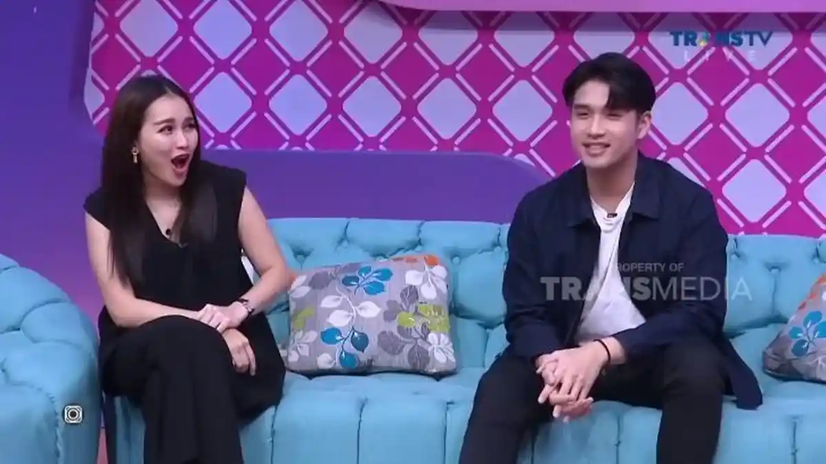 Tak Kuasa Menahan Rasa Atas Pesona Janda, Viktor MCI: Ayu Ting Ting Cantik, Baik dan Rajin Kerja
