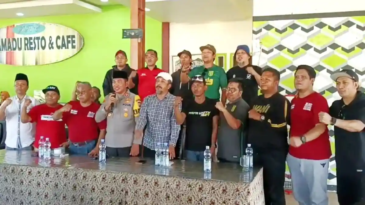 Jelang Madura United Vs Persebaya, Bonek dan K-Conk Ngopi Bareng di Bangkalan