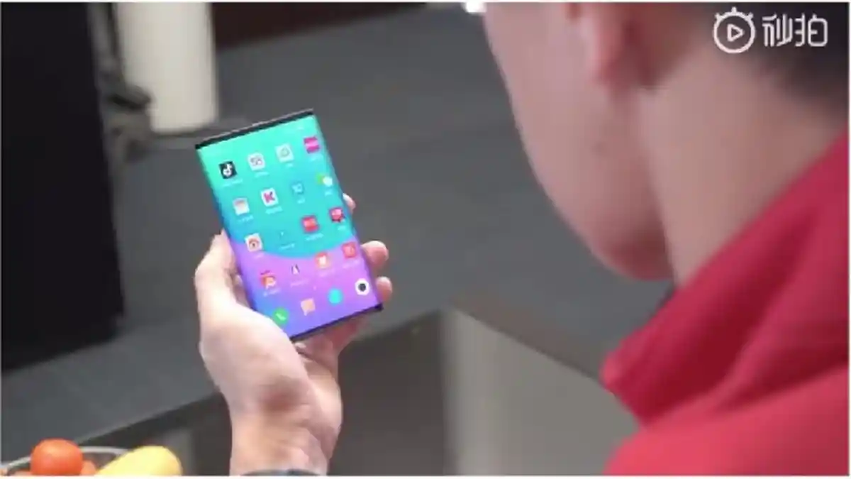 Video Bocoran Ponsel Layar Tekuk Dari Xiaomi, Separuh Harga Dari Ponsel Layar Tekuk Samsung