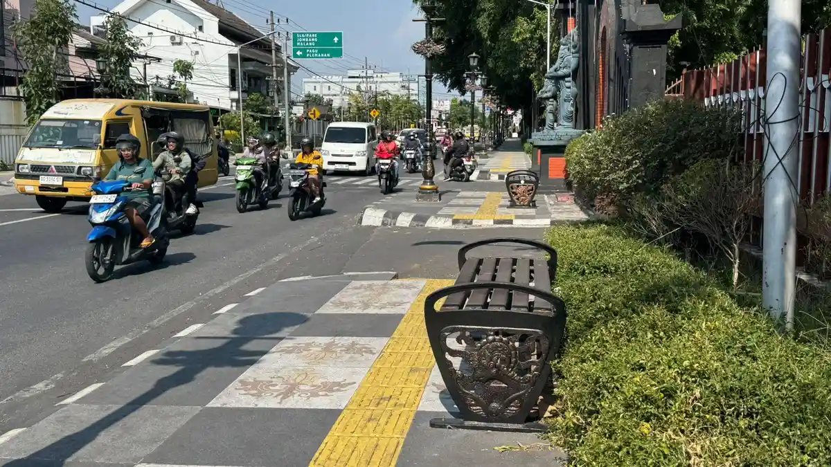 17 Kursi Pedestrian Dijarah, DLH Ungkap Dampak Parah Kerusuhan di Kediri