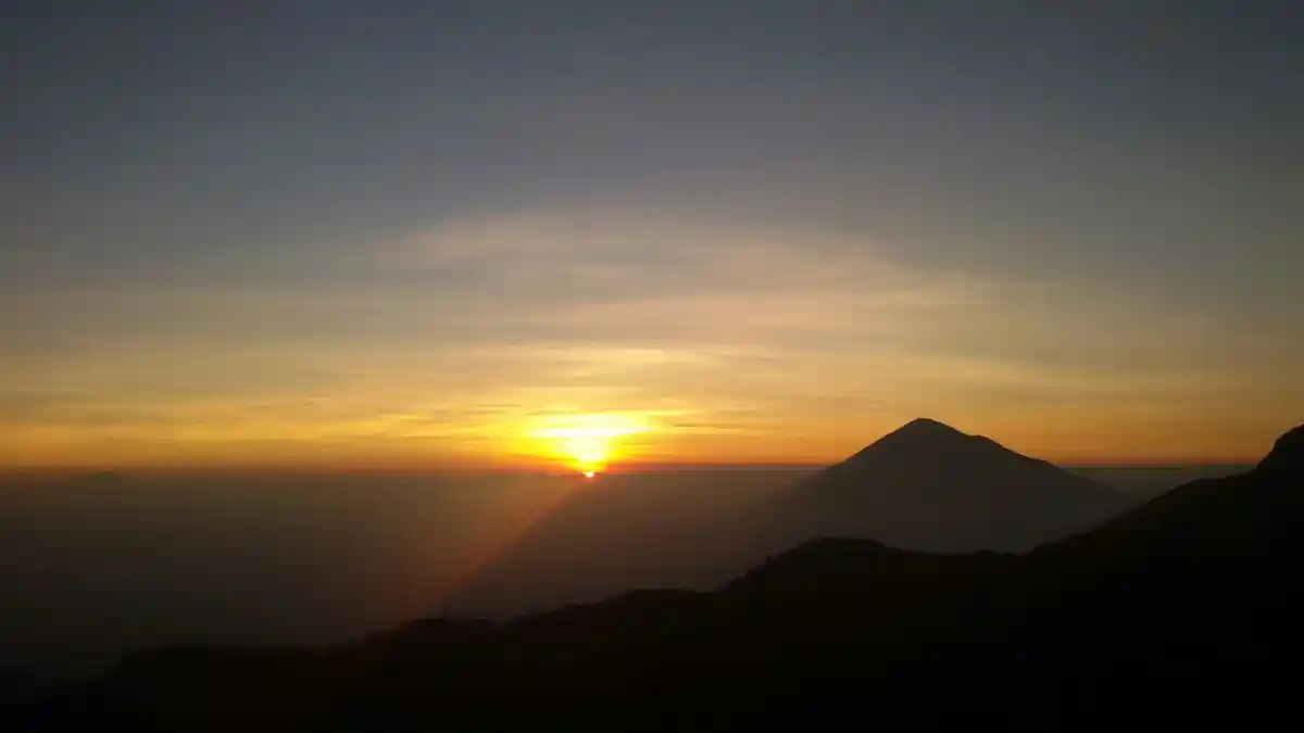 Lima Alasan Pendaki Pemula Sebaiknya Menjajal Gunung Papandayan