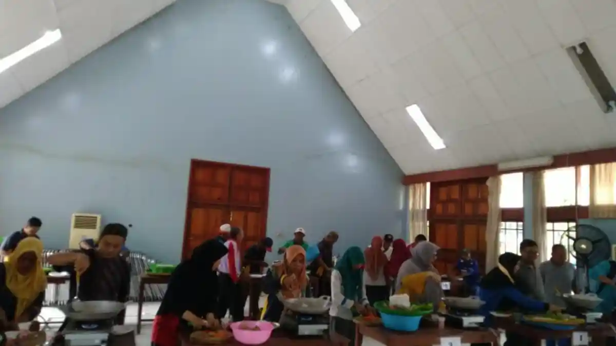 Perayaan 17 Agustus, SMK PP Negeri Sembawa Adakan Lomba Memasak Nasi Goreng Khas Sembawa