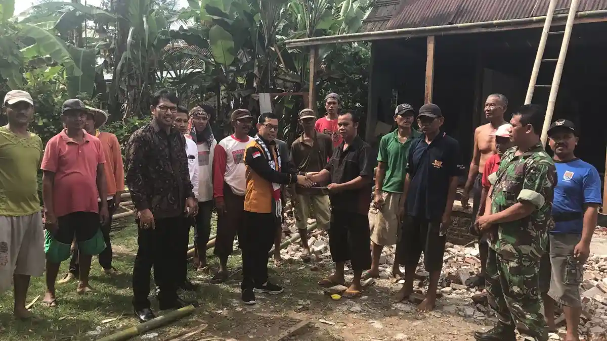 Wasekjen Hanura Temui Korban Gempa di Cilacap