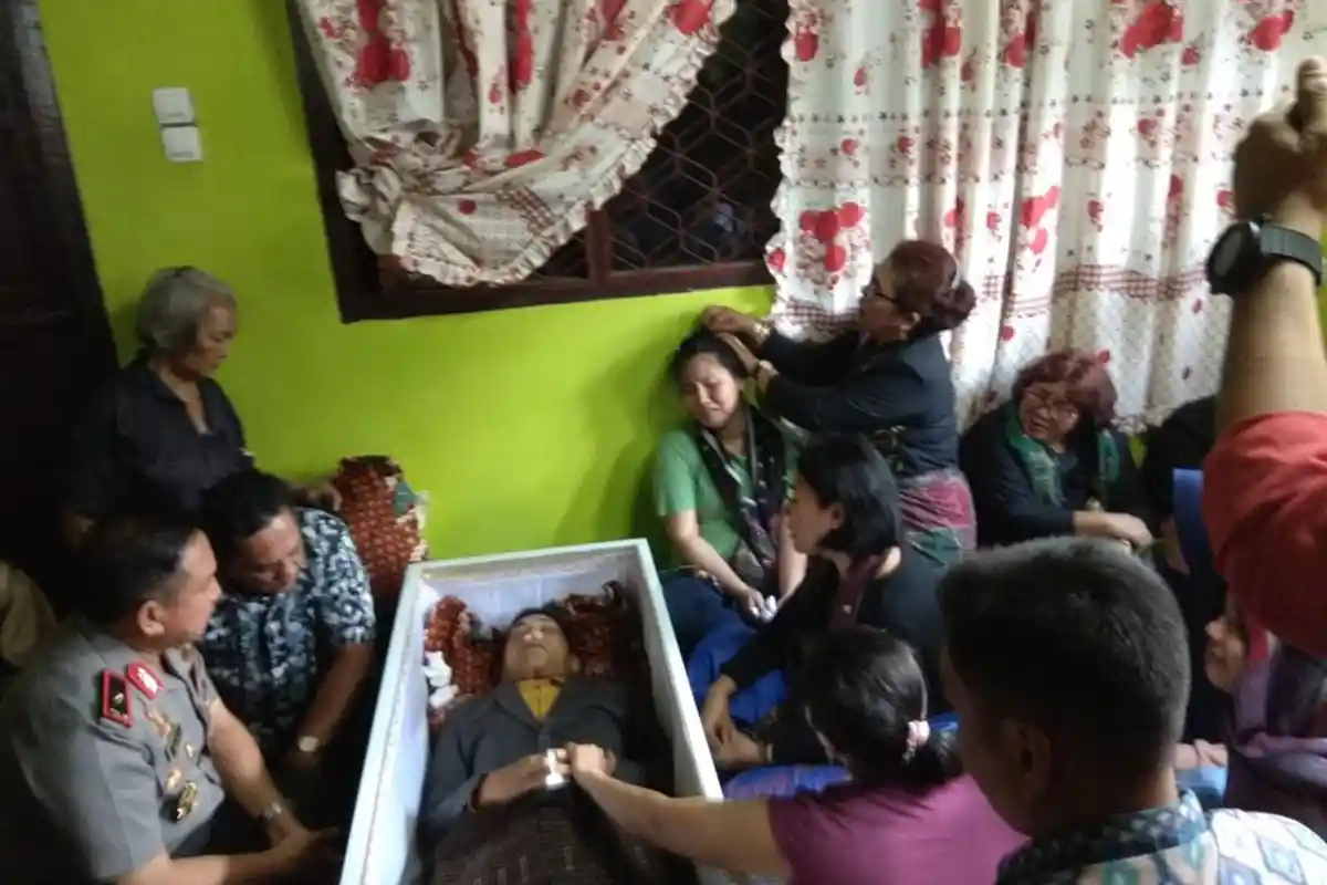 Bripka Fajar Tertembak di Dada Sebelah Kiri, Baru Menikah Beberapa Bulan