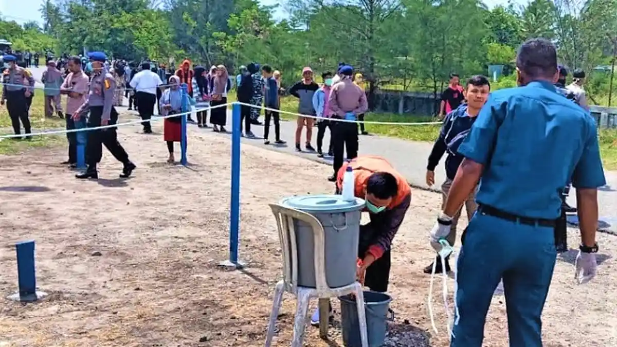 Berlakukan Social Distancing, Ini yang Dilakukan Tim Gabungan di Pelabuhan Jetty Meulaboh