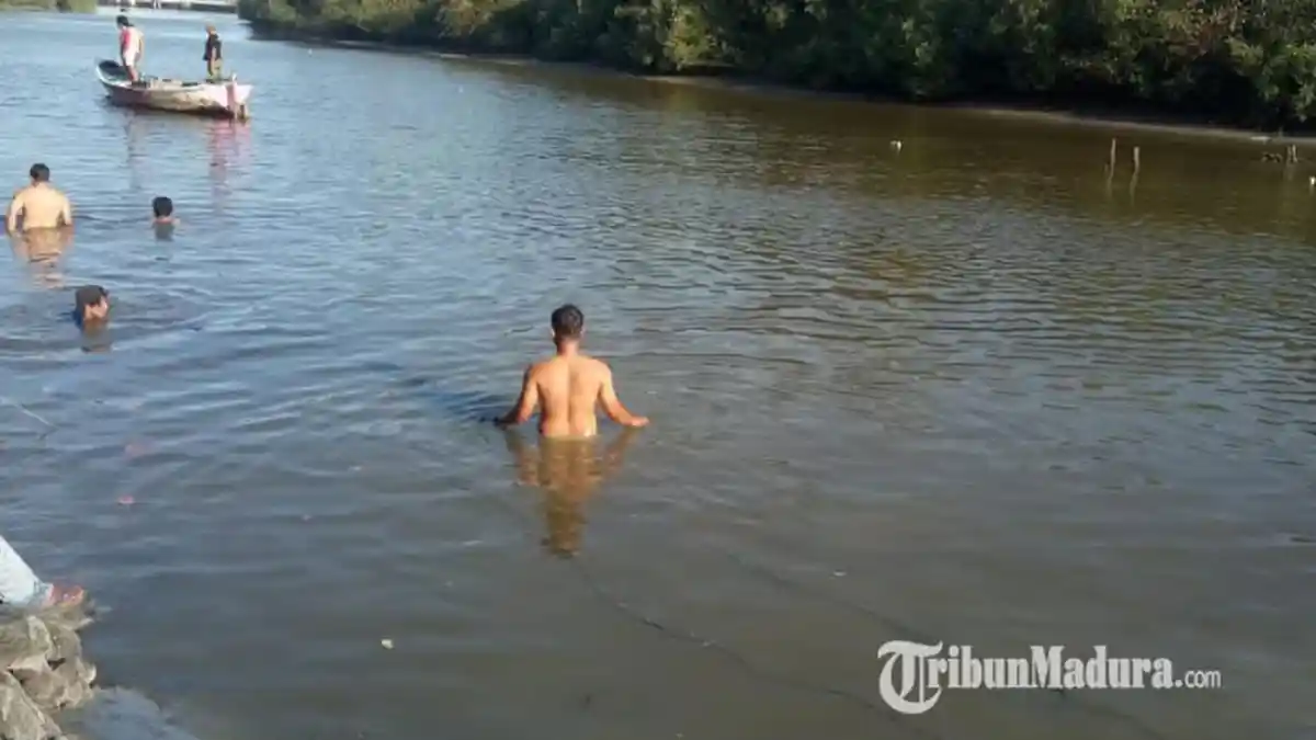 Jerit Minta Tolong Bocah SD di Sungai Perbatasan Gresik-Surabaya, Kedua Temannya Tak Berani Menolong