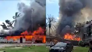 Kebakaran-menghanguskan-kantor-Komisi-Pemilihan-Umum-KPU-Kabupaten-Labura.jpg
