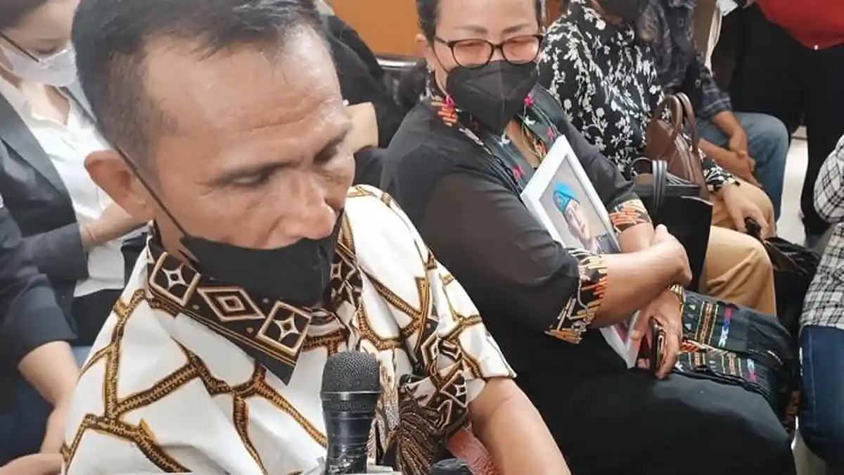 Kecewanya Ayah Brigadir J Polri Tidak Pecat Bharada E: Anak Saya Dia Tembak