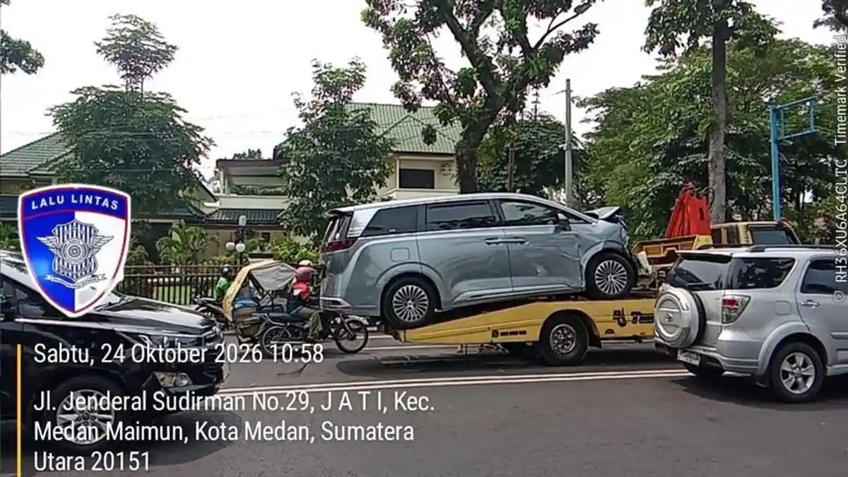 Tabrakan Beruntun BYD Denza Hantam 7 Kendaraan di Rumdis Pangdam I BB