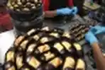 J&C Cookies Produksi 600 - 700 Lusin Toples Kue Kering Per Hari