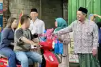 Gotong Royong Warga Randupitu Berbagi Takjil, Wujud Kebersamaan di Bulan Ramadan