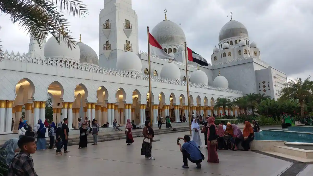 Jomblo Merapat! 'Golek Garwo' Program Spesial Masjid Raya Syeikh Zayed Solo Jelang Ramadan 2025