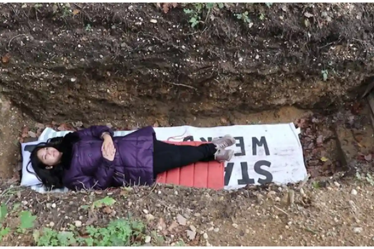 Viral, Universitas Tawarkan Mahasiswanya Untuk Tidur di Liang Lahat, Agar Tidak Stres Hadapi Ujian