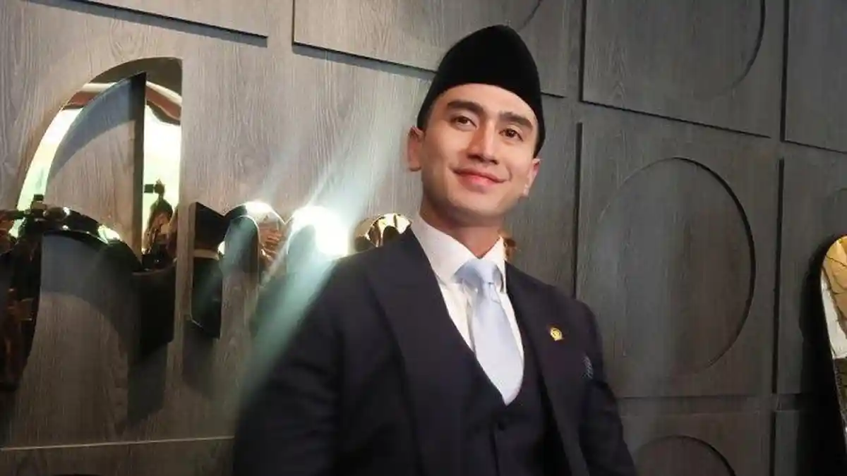 Verrell Bramasta Ajak Fuji Buka Puasa Bareng Keluarga Besarnya, Postingan IG Isyaratkan Go Public?