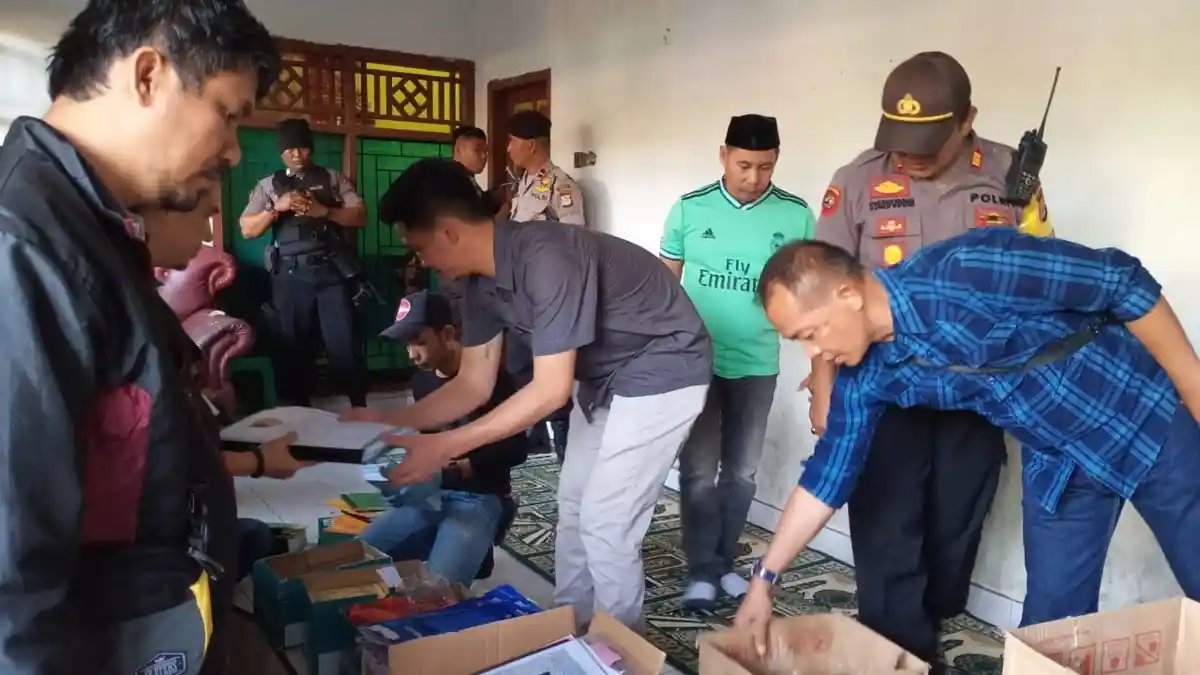 Dilaporkan Sesat oleh MUI, Polres Gowa Geledah Kediaman Puang Lalang