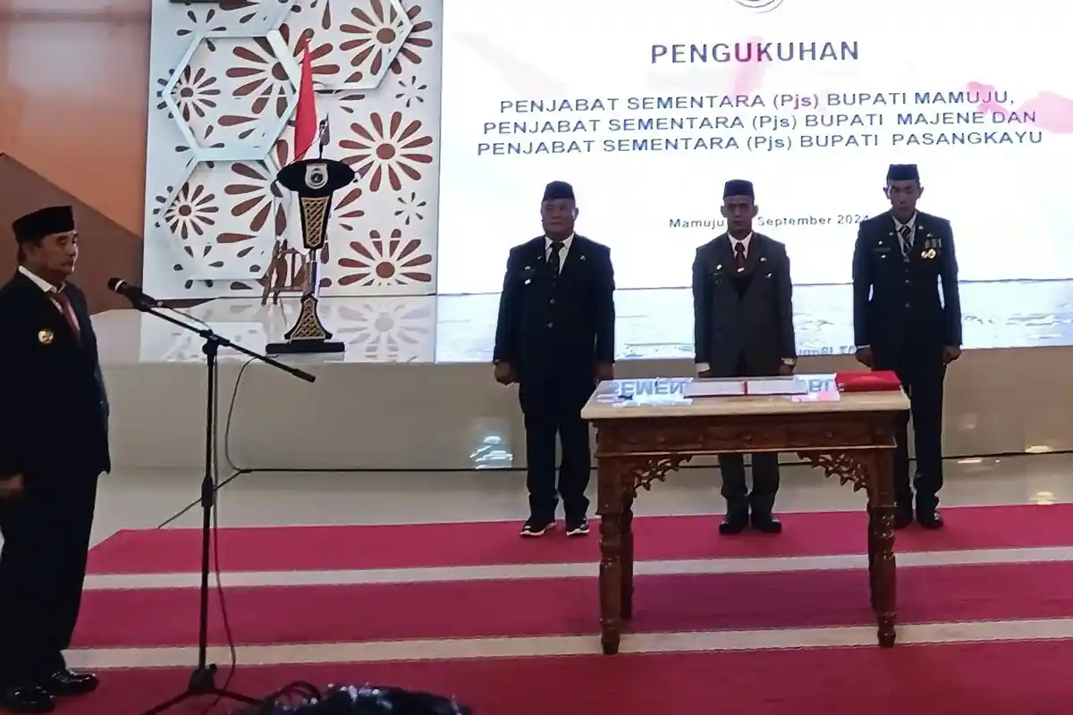 Dilarang Cawe-cawe di Pilkada, Tiga Pjs Bupati Dikukuhkan Pj Gubernur Bahtiar