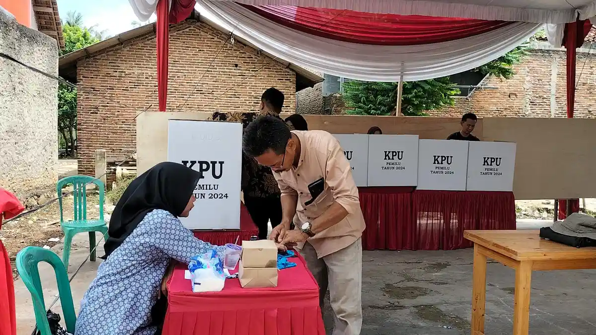 10 Nama Caleg Berpeluang Lolos di DPRD Kota Semarang Jateng Dapil 2 Suara Terbanyak