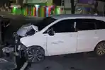 KRONOLOGI Laka Avanza di Jombang, Dua Motor Terlibat dan Satu Korban Dilarikan ke RS