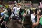 Demo Pendukung dan Penolak Aborsi di Kolombia