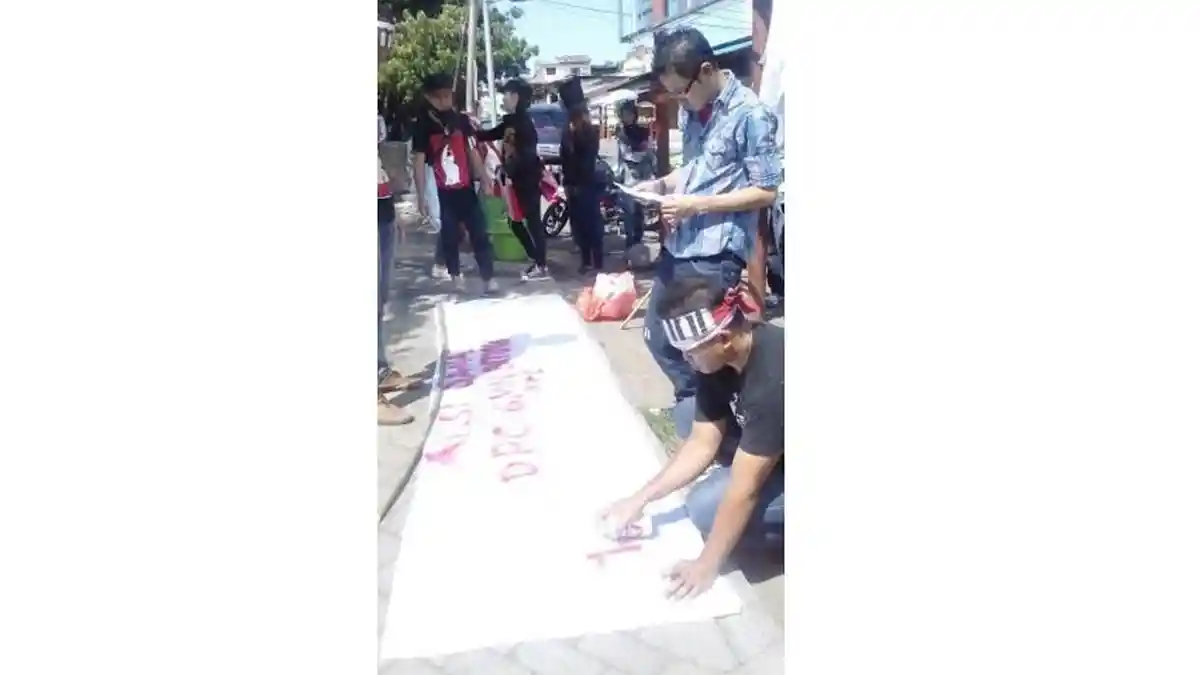 Protes Kebijakan Wali Kota Bitung, GMNI Gelar Aksi Damai