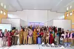 20231213-Srikandi-PLN-dan-Pemerintah-Daerah-berfoto-bersama-dengan-Penerima-Bantuan-1.jpg