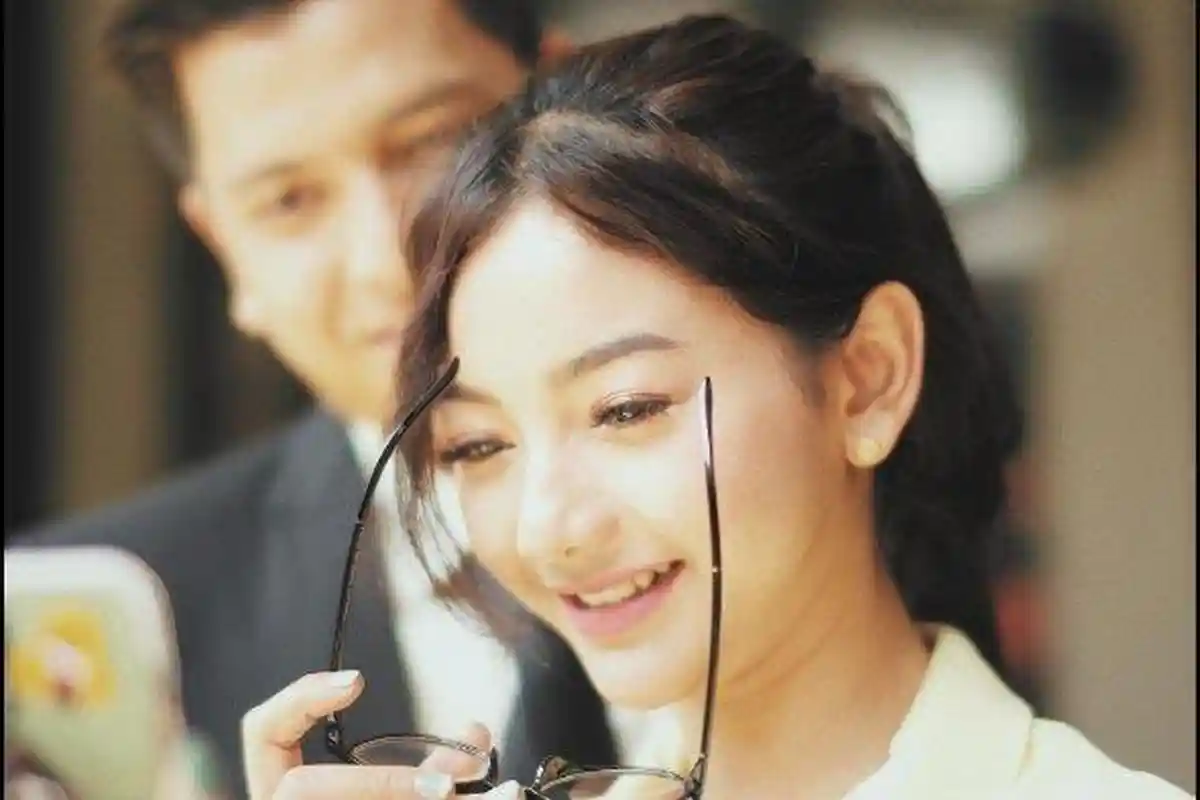 Glenca Chysara & Rendi Jhon Makin Mesra, Pemeran Elsa Pamer Foto Digedong Senyum Semringah, Cinlok?