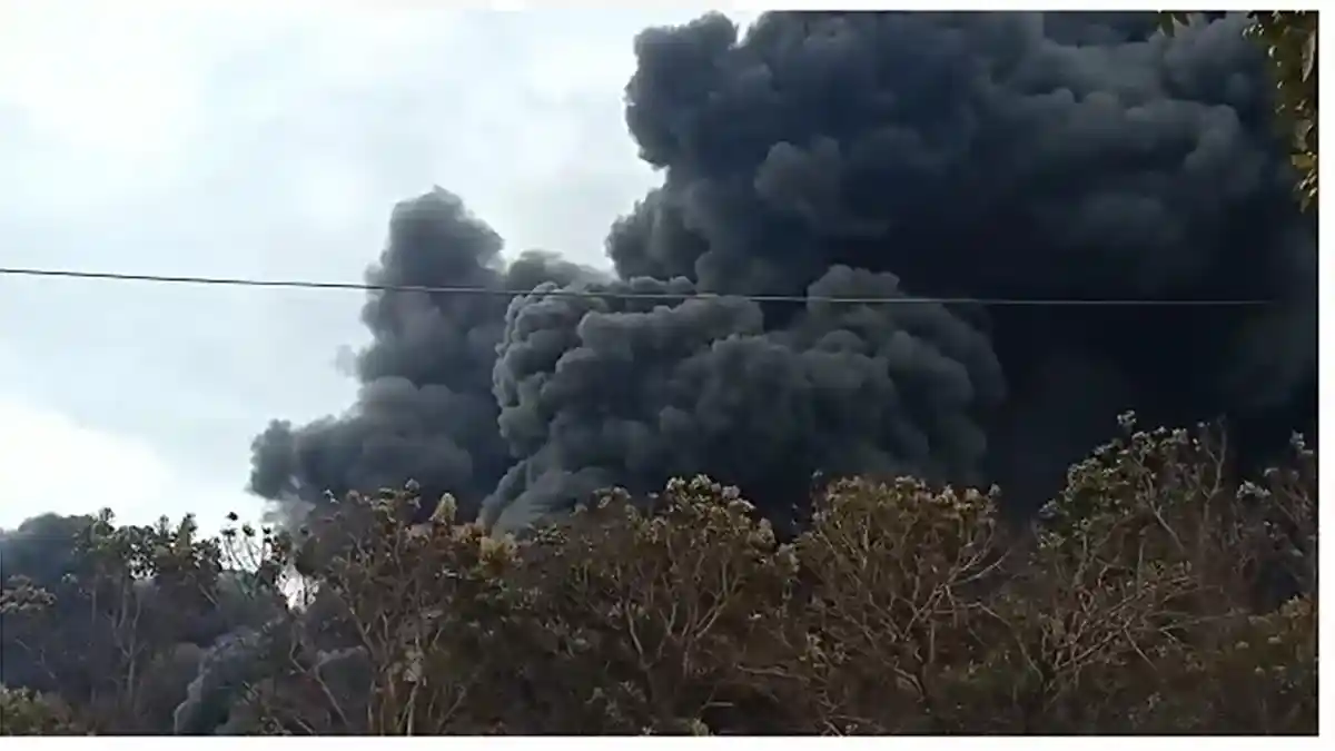 Diguyur Hujan Deras, Kobaran Api Kilang Balongan Tetap Menyala, Begini Penampakannya