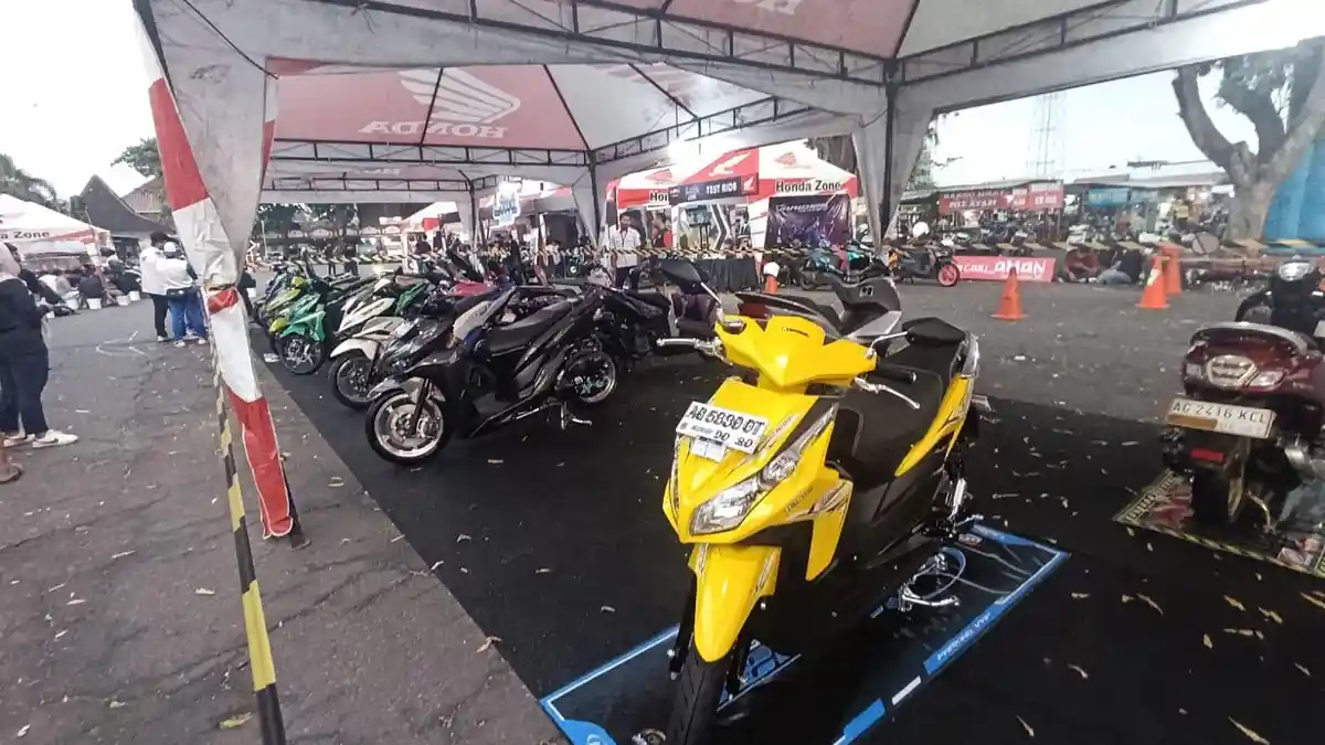 Event ‘Laki Code’ Ramaikan Kota Blitar, Wadah Kreativitas Pecinta Motor Honda