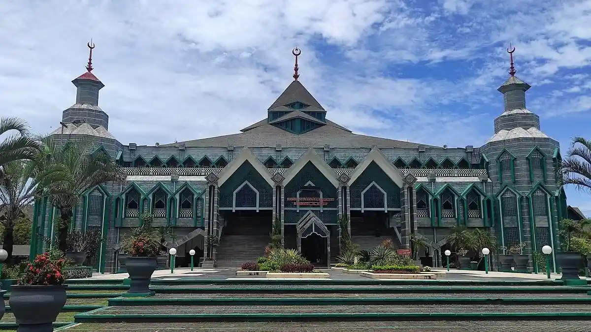 Malam Ini Iktikaf di Masjid Al Markaz Makassar: Muhasabah, Qiyamul Lail hingga Salat Witir