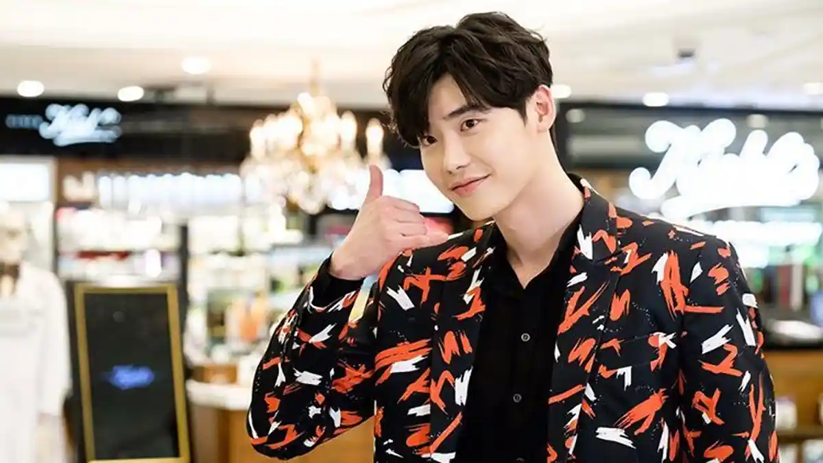 5 Rekomendasi Drama Korea Populer yang Dibintangi Lee Jong Suk, Termasuk Big Mouth