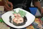 Bagus Dian Margian Seniman Pelukis Wajah di Piring