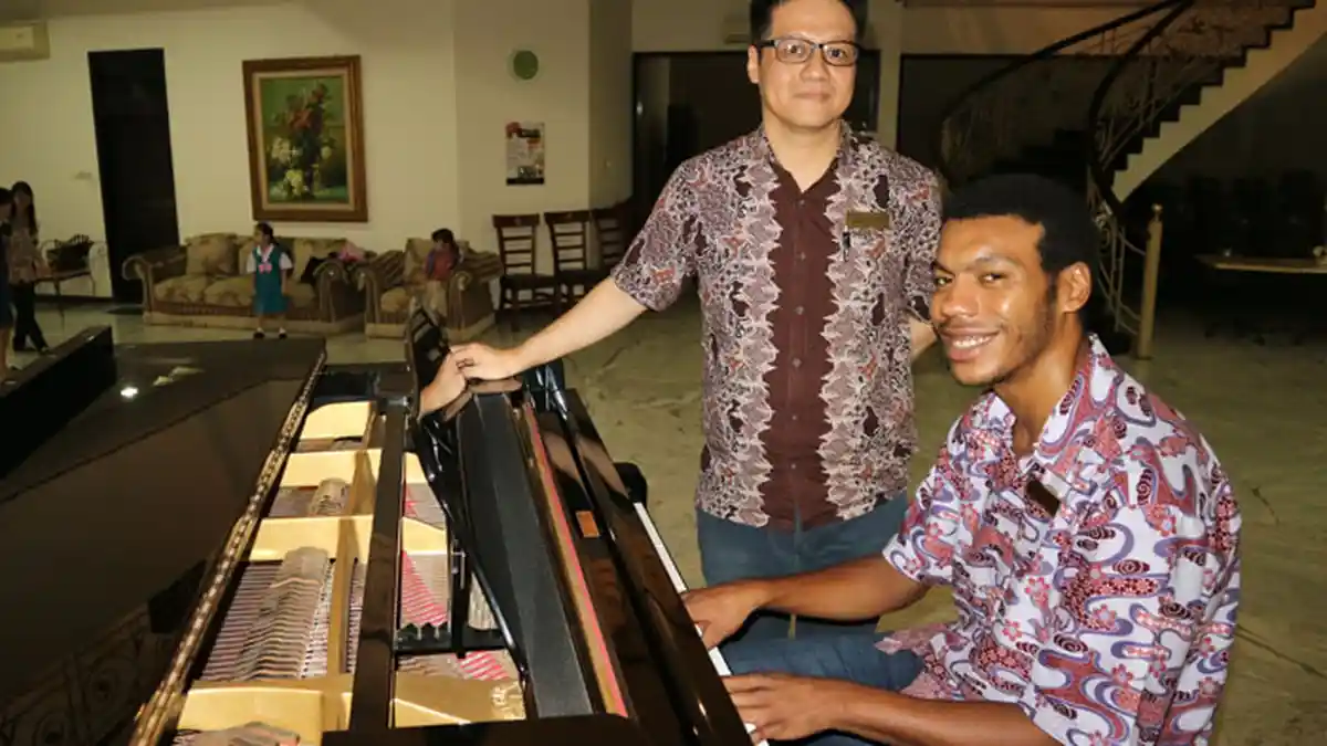 Ibu di Surabaya Rela Rogok Kocek Lebih Setengah Miliar, Hanya Agar Anak Bisa Main Alat Musik Ini