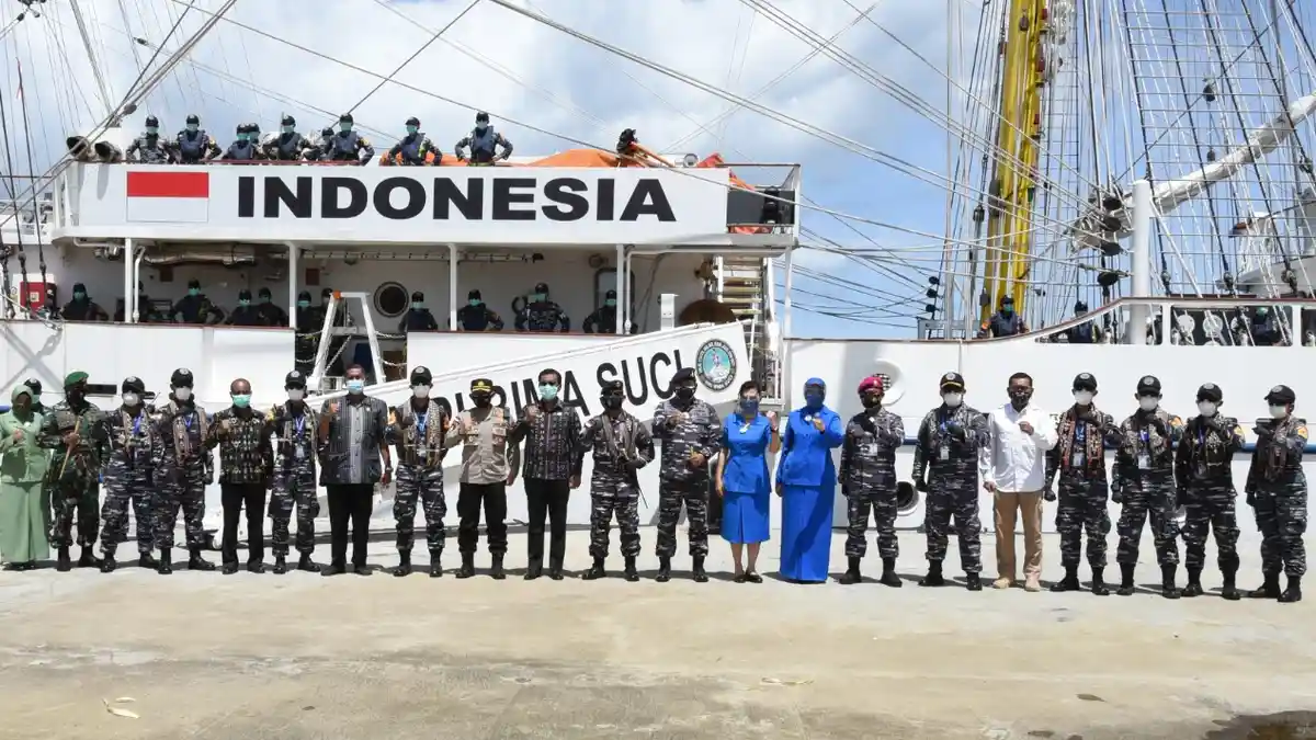 Danlantamal VII Pimpin Penyambutan KRI Bima Suci-945 di Kupang,  Begini Suasanannya INFO