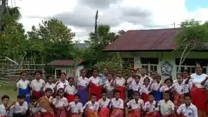 guru-dan-siswa-SDK-Lotas.jpg