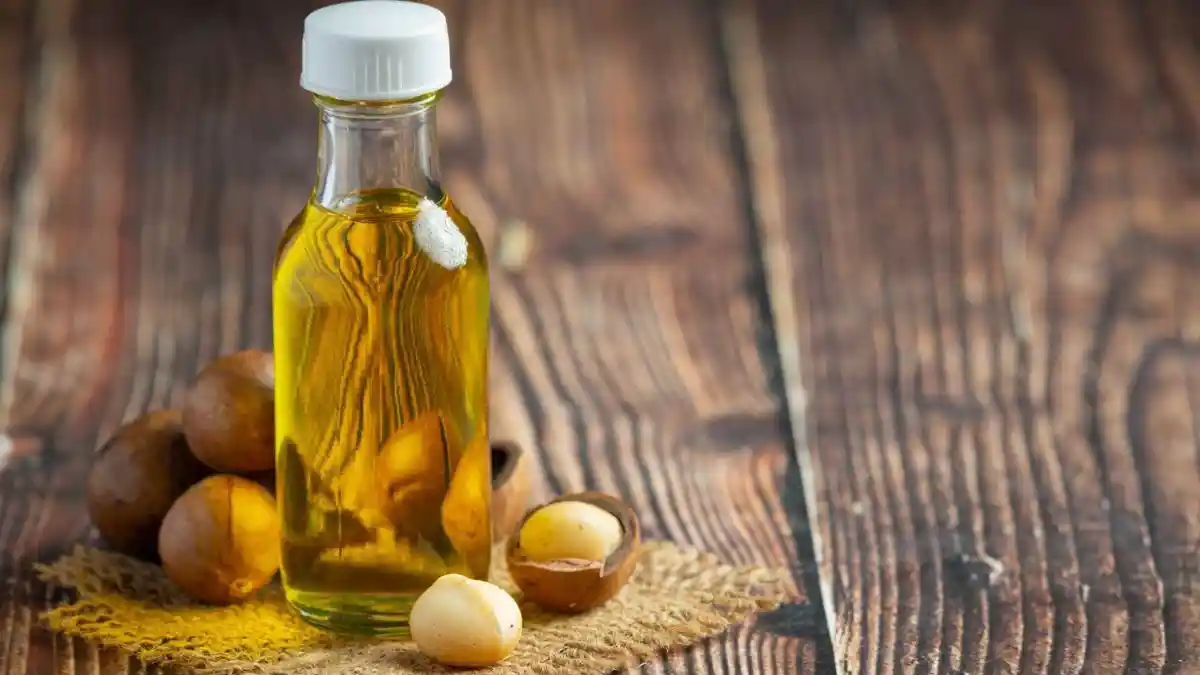 10 Manfaat Alami Minyak Kemiri, Atasi Rambut Tipis hingga Alis Botak
