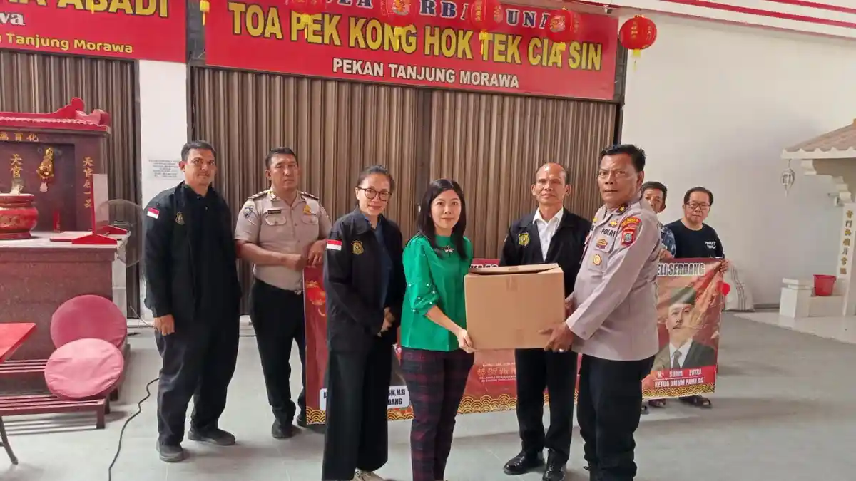 Polresta Deliserdang Serahkan Bingkisan Imlek, Perkuat Silaturahmi dan Toleransi Antarumat Beragama