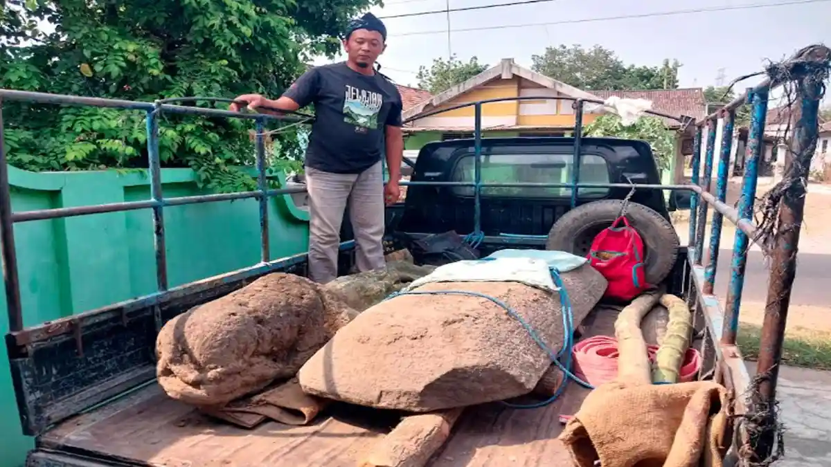 Penyelamatan Arca Kuno di Kediri, Ambang Pintu Batu 1 Ton Dievakuasi ke Museum