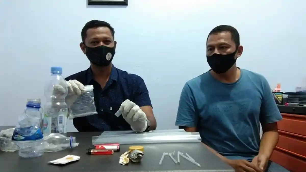 Panik Kepergok Saat Nyabu di WC Masjid Islamic Center, Pemuda Ini Buang Alat Isap Sabu ke Kloset