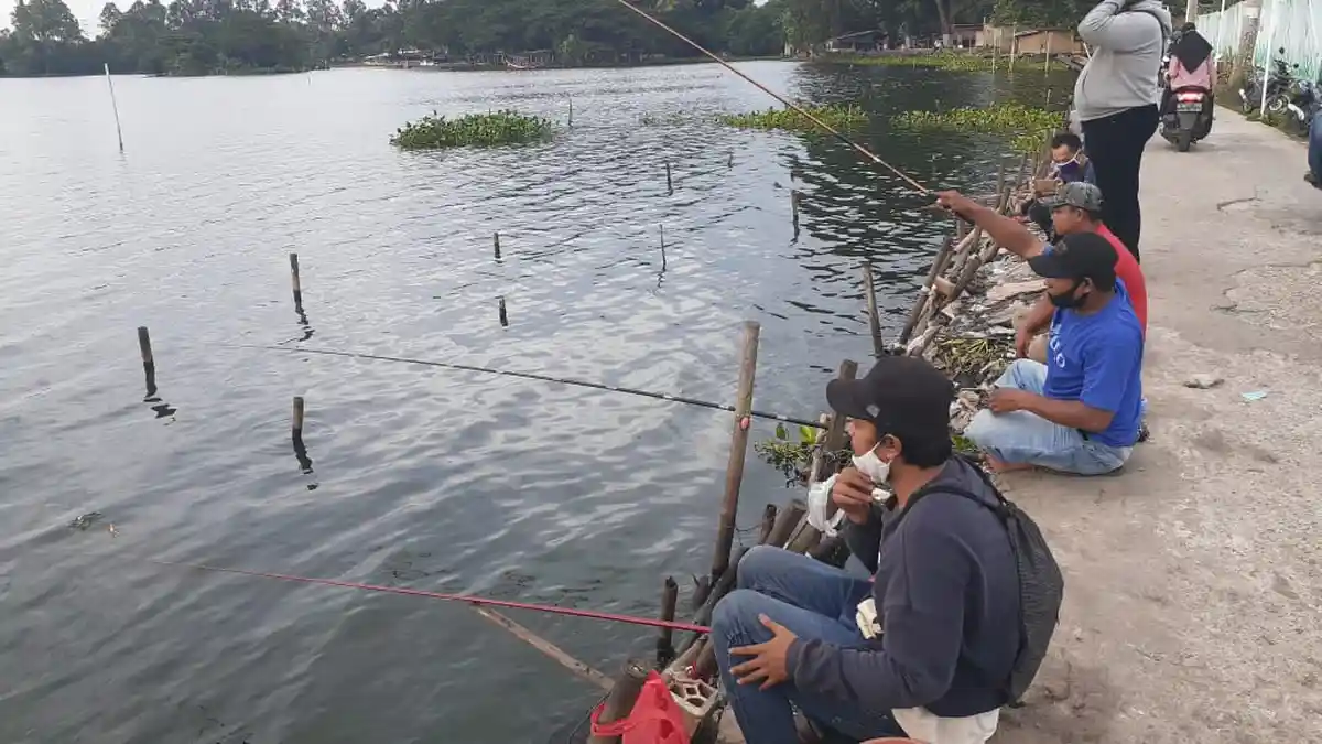 Bagi Pemancing tak Afdol Jika tak Mencoba Danau Cipondoh di Tangerang