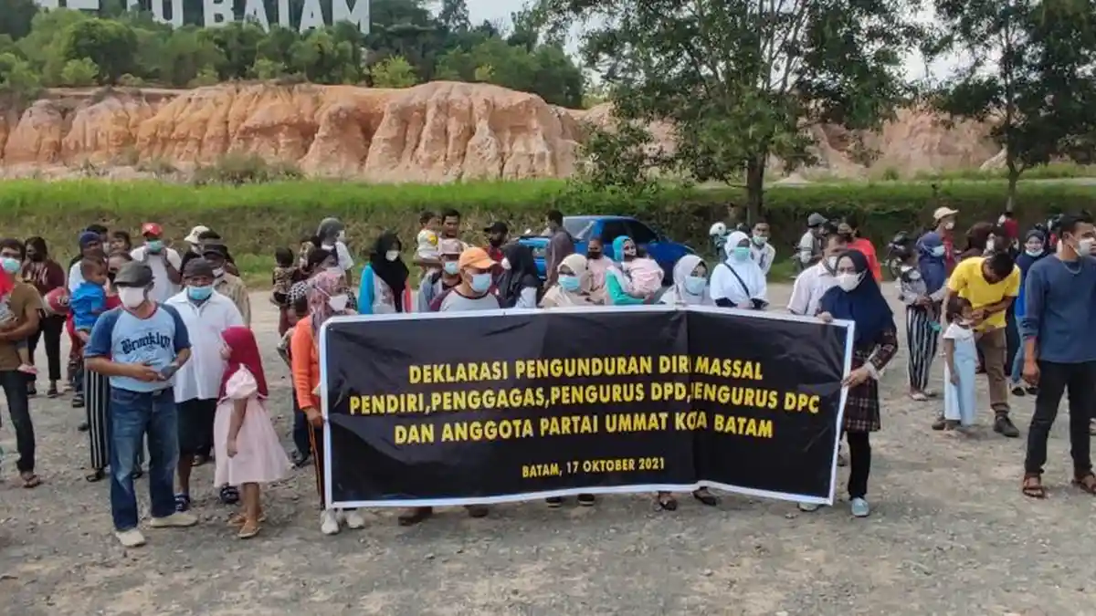 Ratusan Kader dan Pengurus Partai Ummat Batam Deklarasi Pengunduran Diri Massal