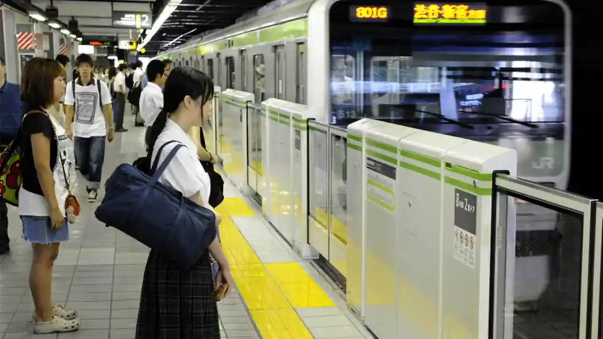 Kelewat Disiplin! Berangkat 20 Detik Lebih Cepat, Pihak Kereta Api Jepang Ucapkan Maaf ke Publik!