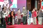 24032016_megawati_ahok_20160324_211644.jpg