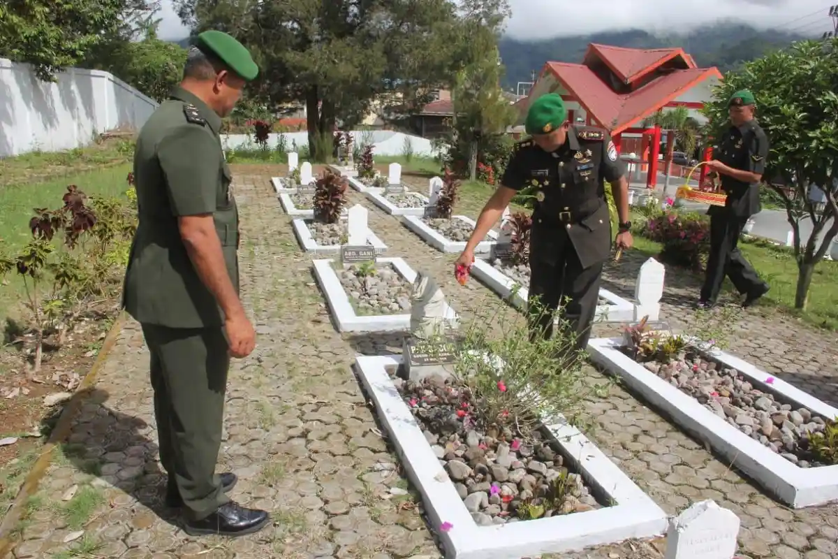 Hari Juang TNI AD, Kodim Bener Meriah Adakan Ziarah di Makam Pahlawan